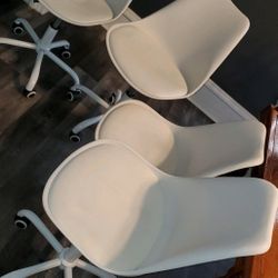 Chair White Up Lif Down 