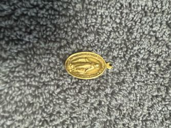 Gold plated 1830 vintage religious pendant