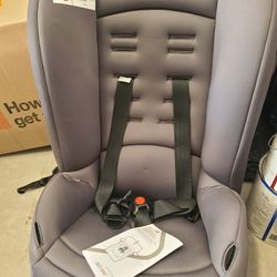 BRAND NEW-WITH BOX  CAR SEAT