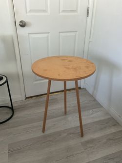 Small Round Side Table / Accent Table