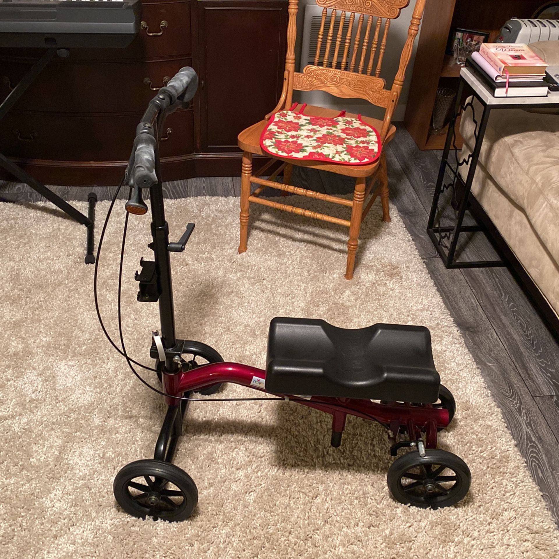  Knee scooter Rated for up to 400 pounds