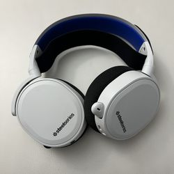 PlayStation Headphones In Excellent Condition $80 Dollars 