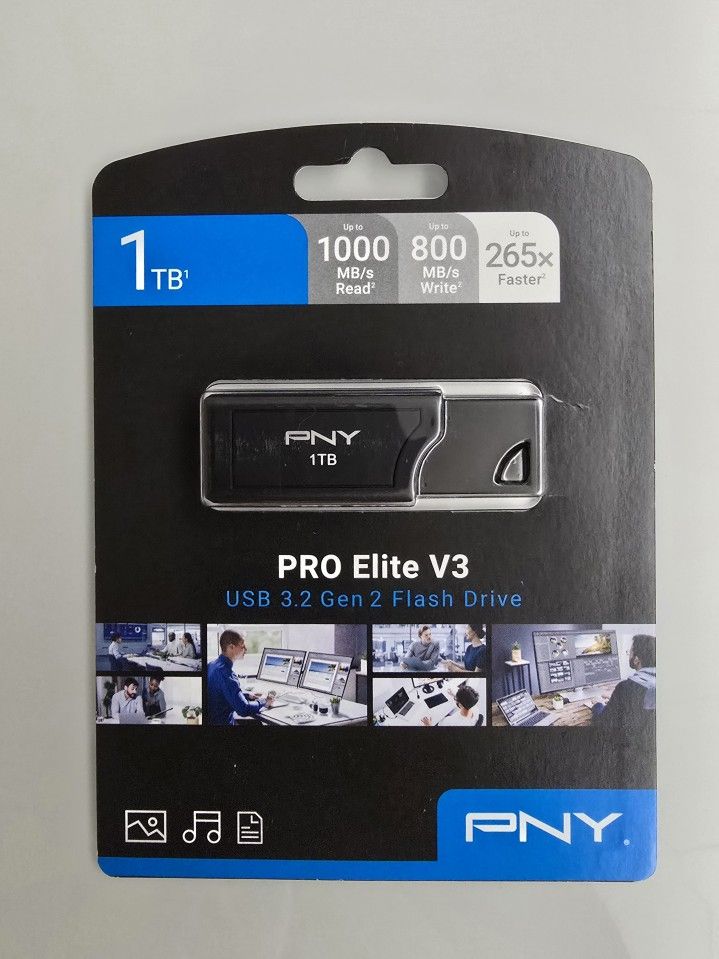 1TB PNY PRO Elite V3 USB 3.2 Gen 2 Flash Drive