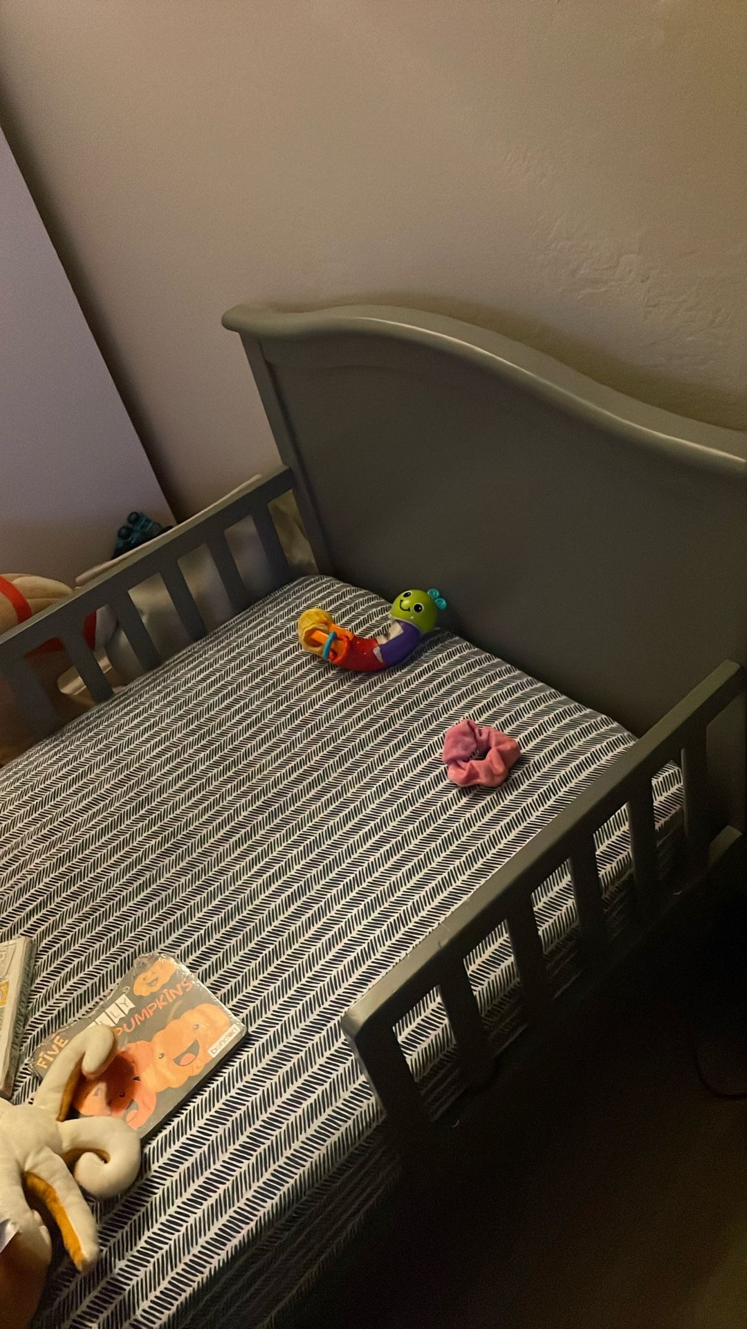 Toddler bed with mattress