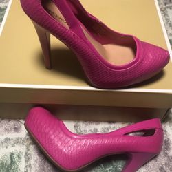 7-7.5 Andrea Shoes, Very Nice Shape. Firm