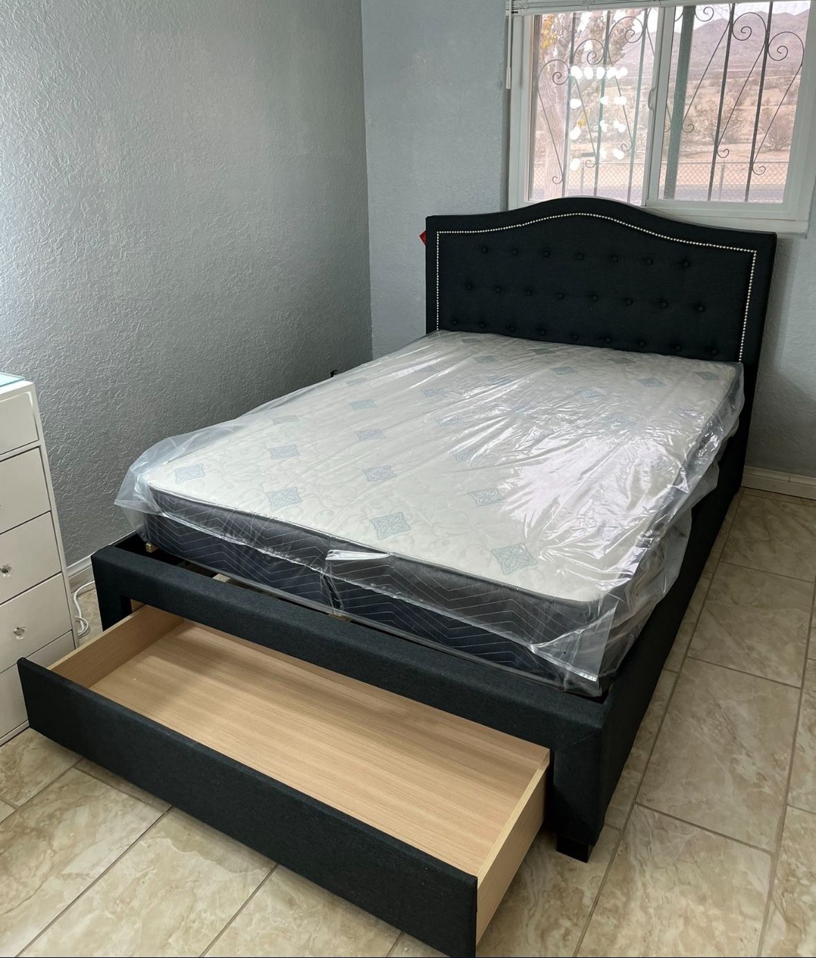 Full Size Bed Frame With Mattress