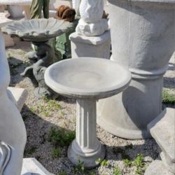 Concrete Birdbath / Cement Stone Backyard Garden Outdoor Birdbath