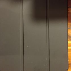 Apple iPad 6th Generation 128GB WiFi (9.7-inch) – Like New Bundle