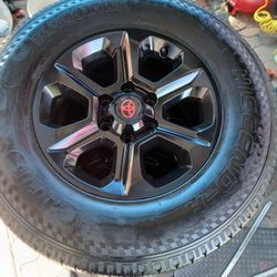 JUEGO DE RRINES PARA CARROS TOYOTA R4 SIENA HIGHLANDER TOYOTA TACOMA 4RRUNER SECOYA TUNDRA YANTAS MUYBUENAS MEDIDA 17