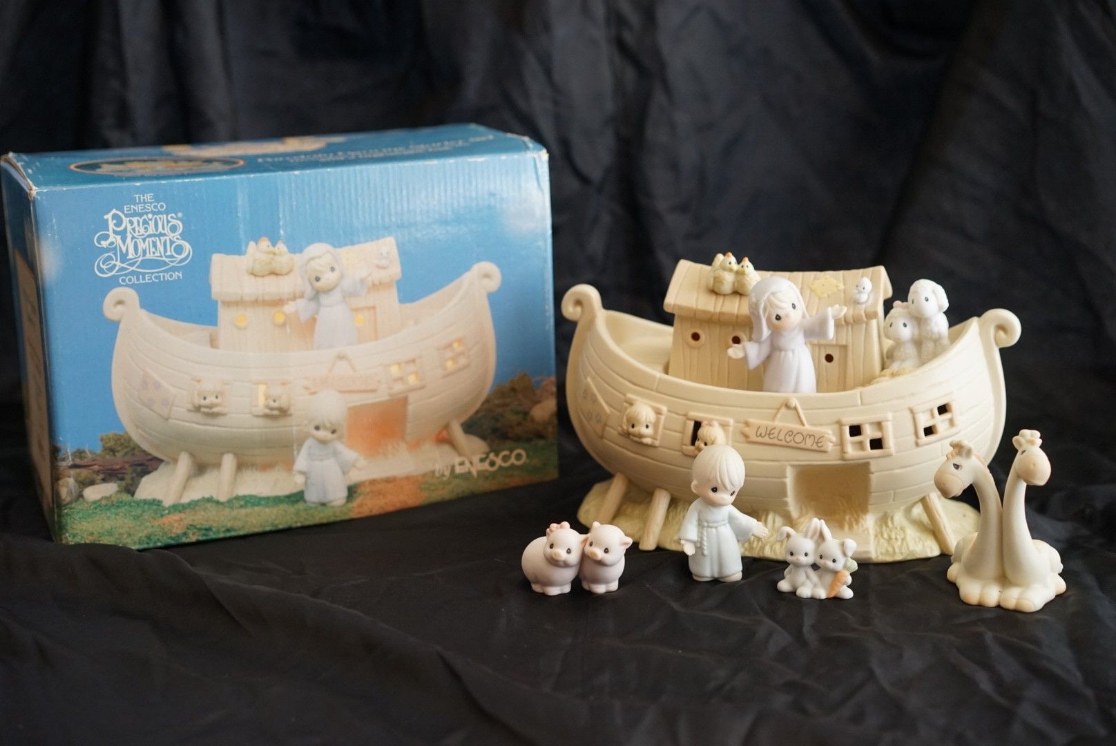Precious Moments Noah's Ark with additional animals night light