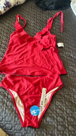 Traje de baño mediano nuevo