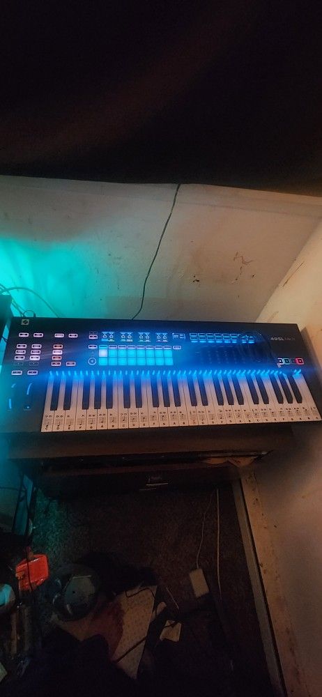 Novation 49sl MkIII MIDI controller