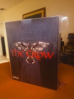 MEZCO TOYS THE CROW 1