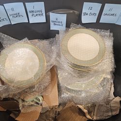 Dinnnerware / China