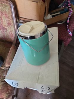 Ice bucket