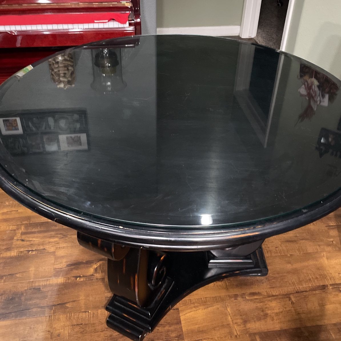 Round Kitchen Table And 4 Chairs 