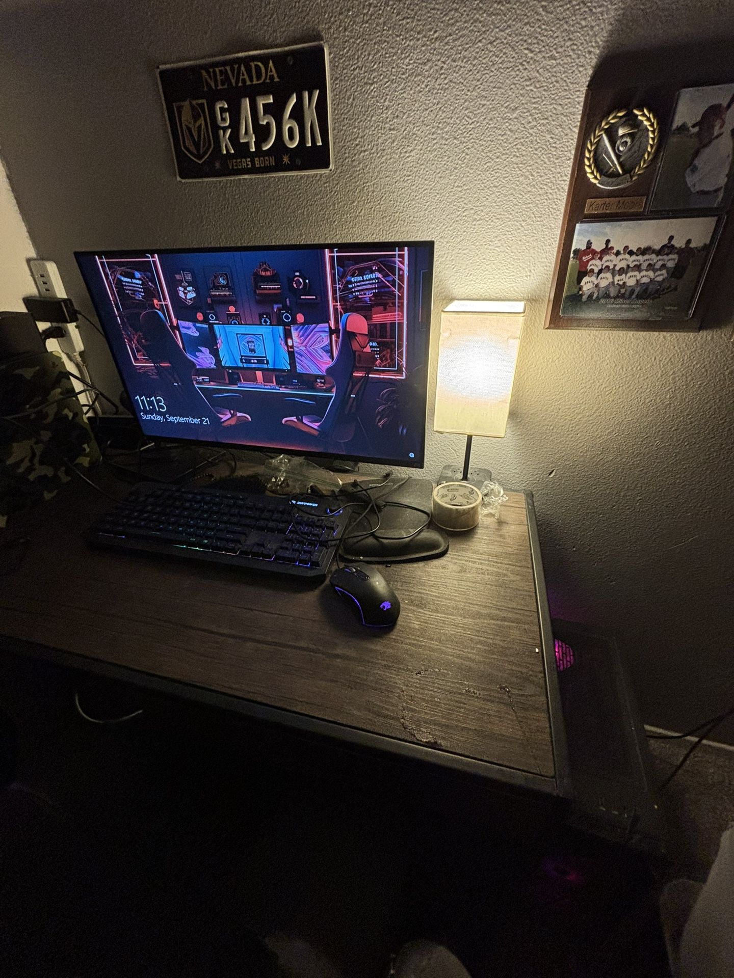 Gaming pc and setup includes desk and new monitor 