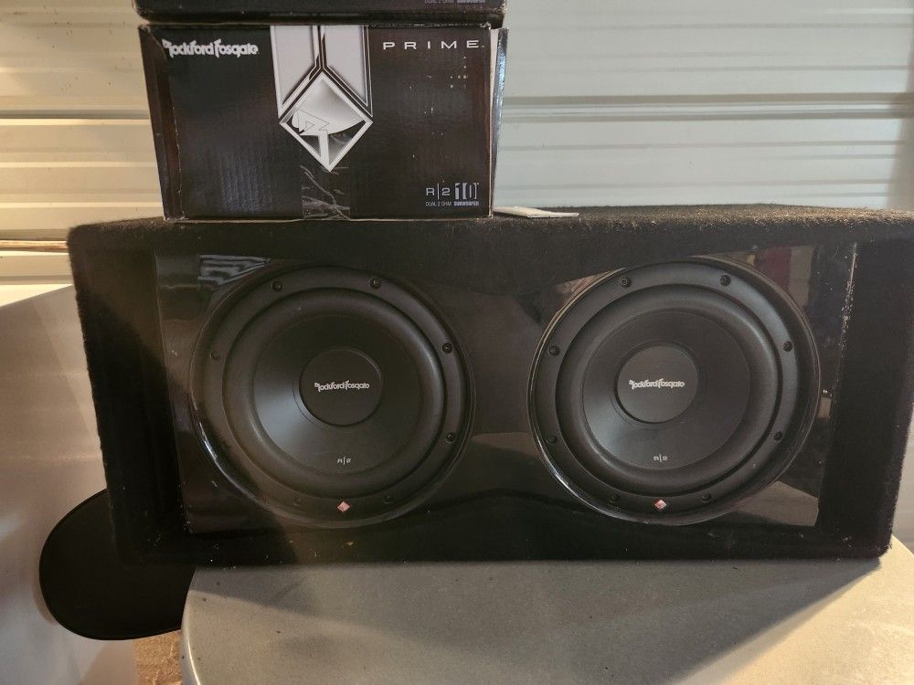 Rockford Fosgate 2 10 Inch Subwoofers And 1000 Wattt Crunch Amplifier 