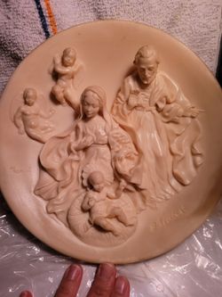 Collectible Alabaster Plate Studio DANTE di Volteradici  " Joy To The World "
