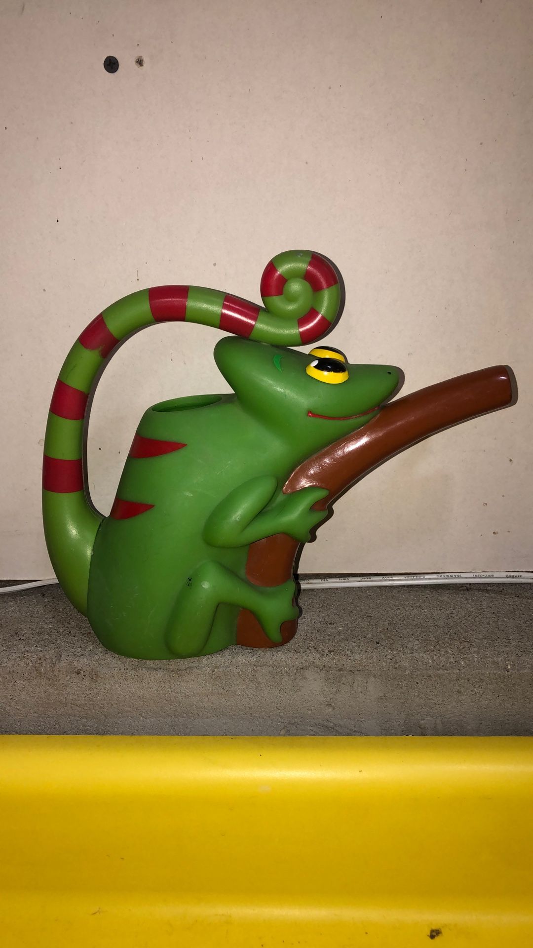 Melissa & Doug Sunny Patch Camo Chameleon Watering Can
