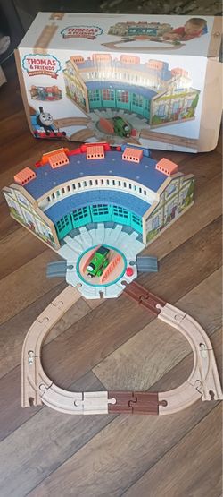 THOMAS AND FRIENDS WOODEN TIDMOUTH  SHEDS