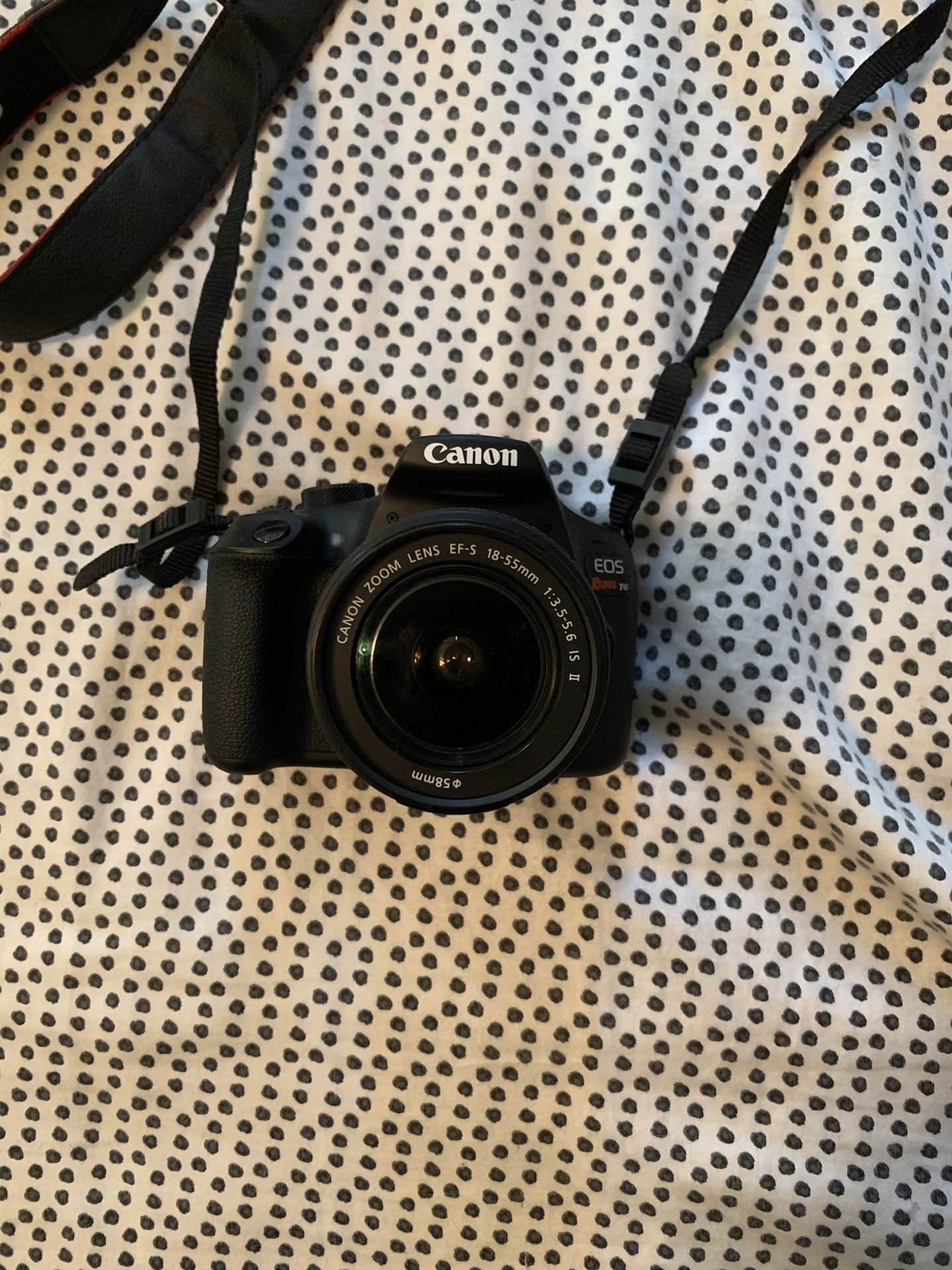 camera Canon EOS Rebel T6