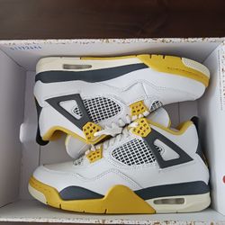 Jordan 4 "Vivid Sulfer"