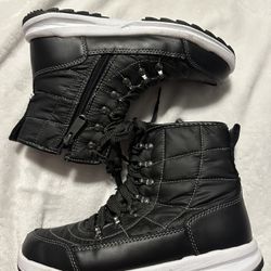 Weatherproof Black Boots Size 6