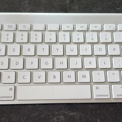 Apple Wireless Magic Keyboard White