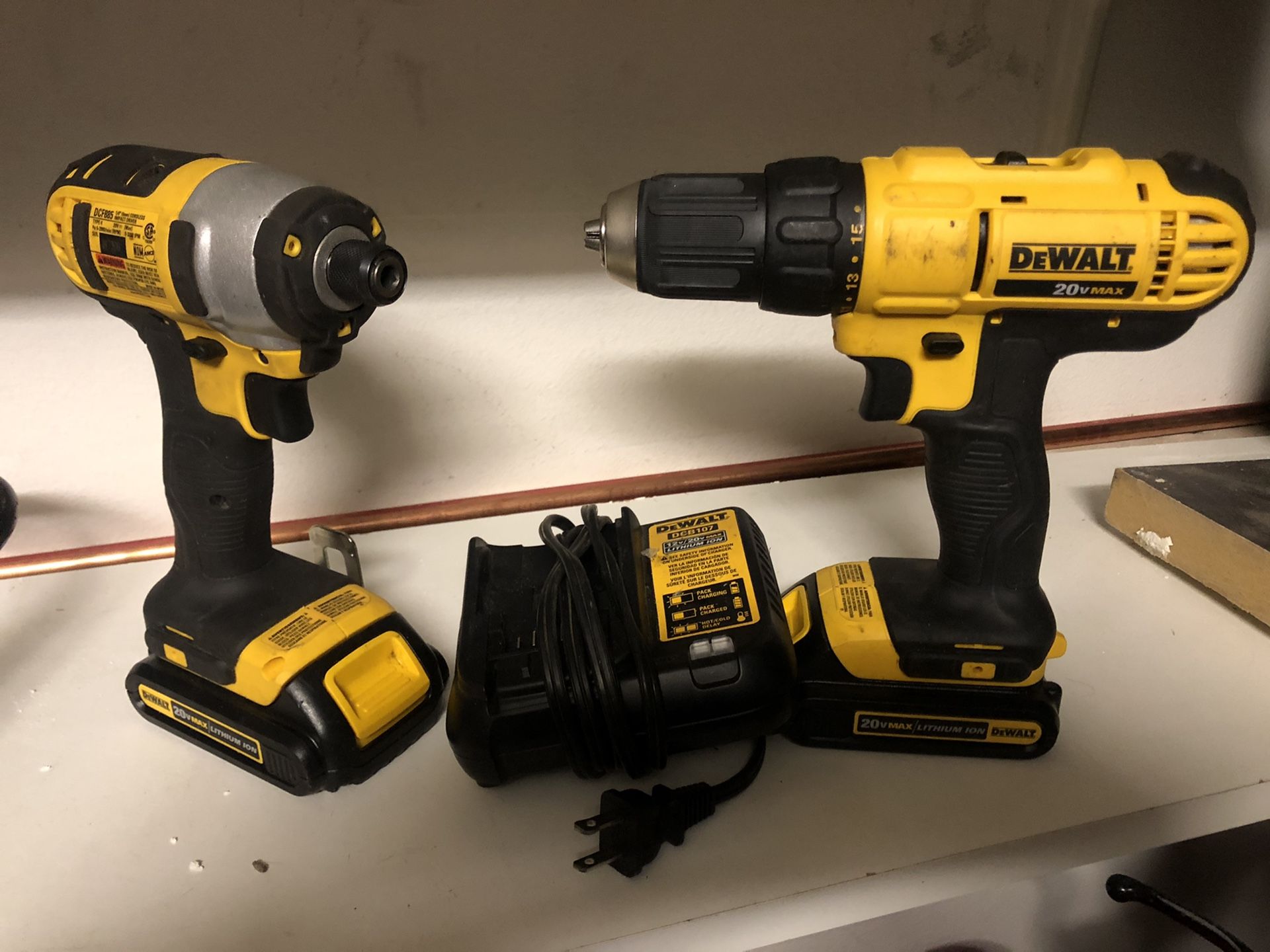 Dewalt 20 v drill set