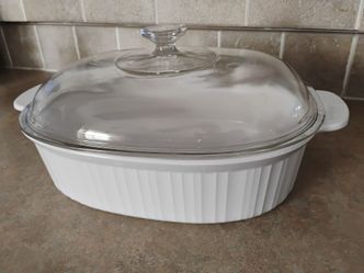 Vintage Big CorningWare 4 Liter F-14-B French 
White Oval Casserole Dish With Glass Lid 
Great condition