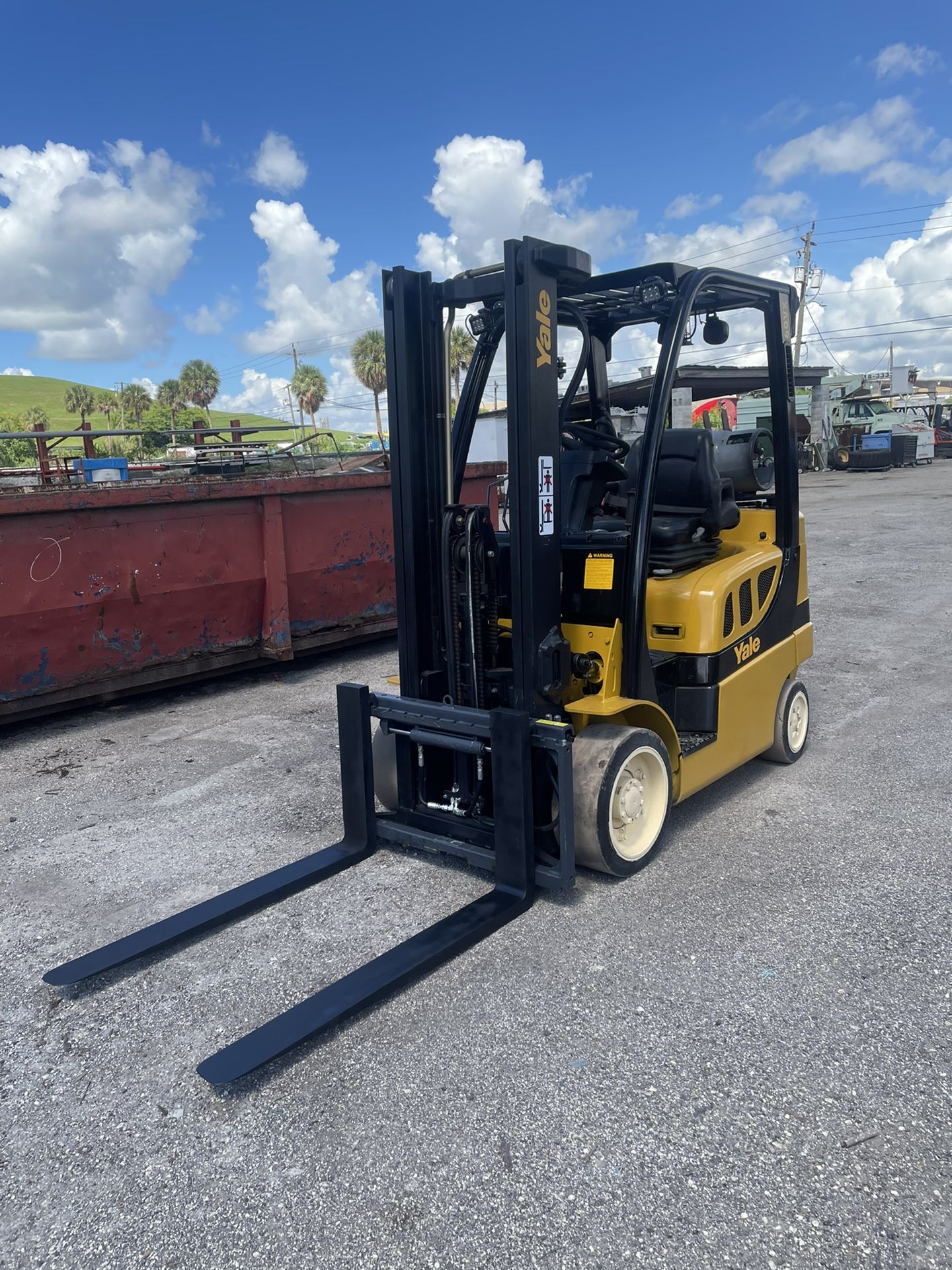 Yale Forklift GLC060VX 5,000 Lbs. Capacity