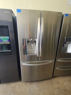 LG STAINLESS STEEL FRENCH DOORS REFRIGERATOR