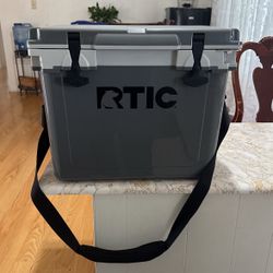 RTIC 22 QT Cooler 