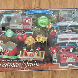 North Pole Junction Christmas Train with 20 Feet of Track - NIB