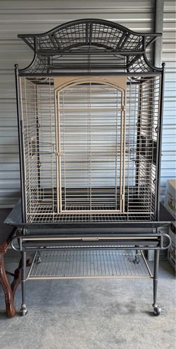 Large parrot cage
