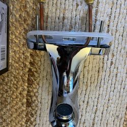 Faucets/ Chrome Delta