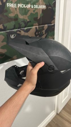 Gmax black dirtbike helmet