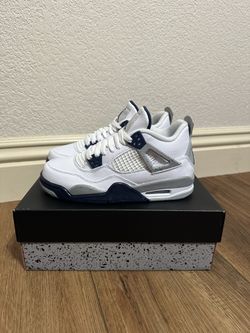 Air Jordan 4 Midnight Navy GS Size 5Y