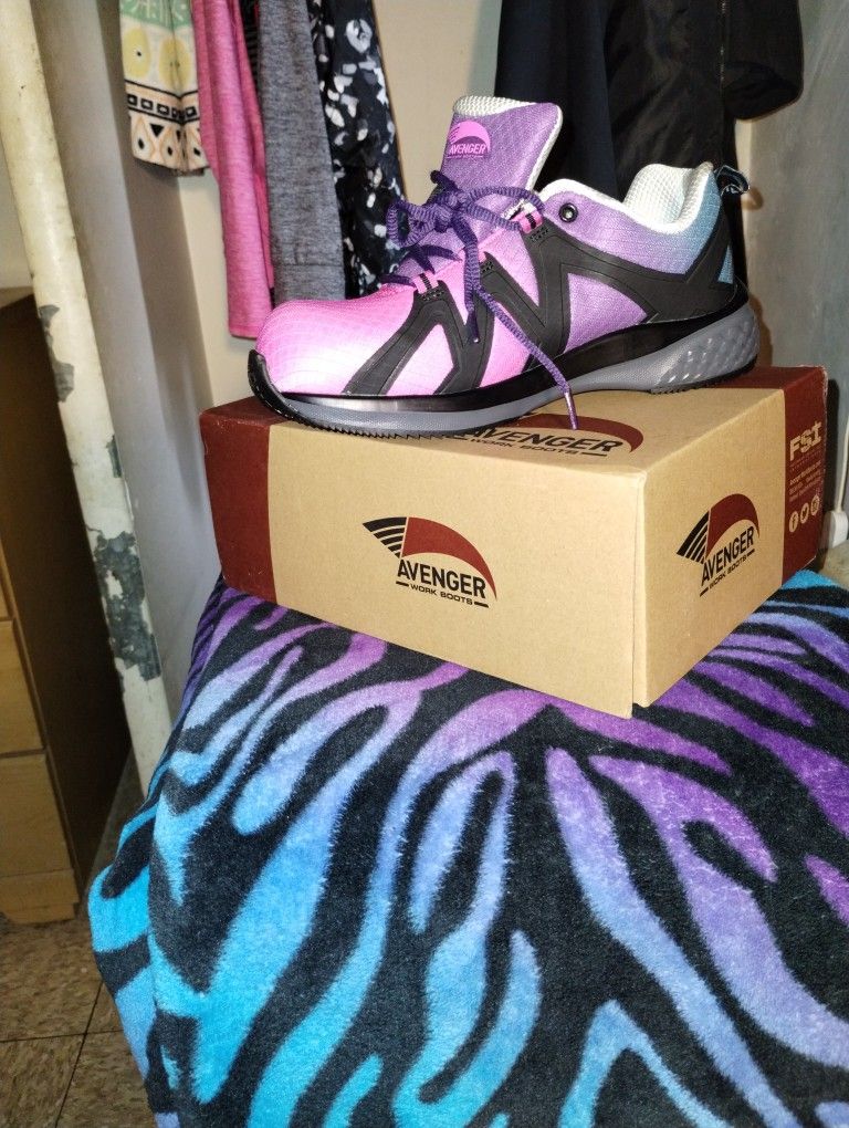 Women's Steel Toe Work Boots Size 8W, Fits Like 8 1/2.