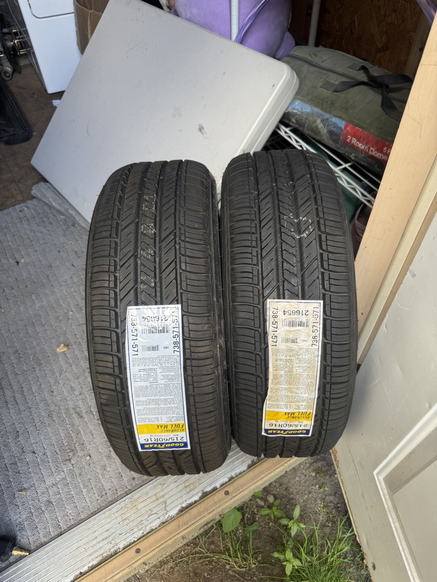 Tires 215 60 16