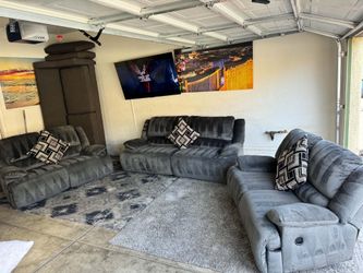 🌟 Ashley furniture gorgeous grey reclining couch set 🛋 ( FREE DELIVERY)