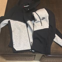 Men’s full nike tech set 