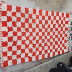 GORGEOUS CLEAN 6FT AREA RUG 20 FINAL PRICE LOOK MY POST TONS ITEMS