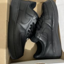 Black Nike Air Force 