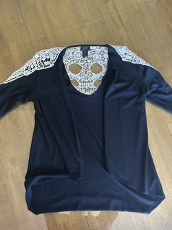 Women’s Skull Sweater 