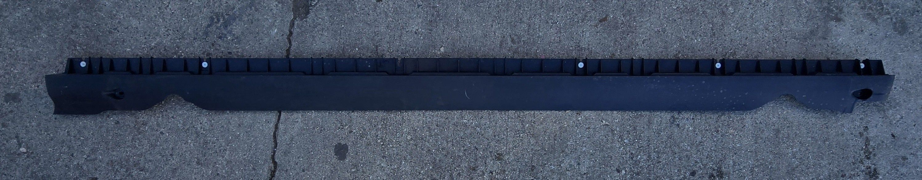 2020 TO 2024 TESLA MODEL Y RIGHT PASSENGER ROCKER PANEL SKIRT MOLDING 