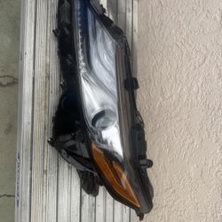 2018-24 Toyota Camry Driver Side Headlight OEM 