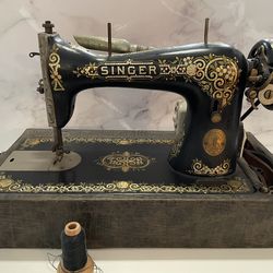 Antique 1910 Singer Sewing Machine