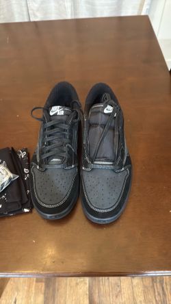 Black Men’s Nikes size 9